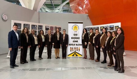 Kıbrıs Türk Kız İzci Örgütü Derneği, Ercan Havalimanı'nda sergi açtı