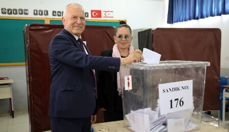 Zorlu Töre oyunu kullandı
