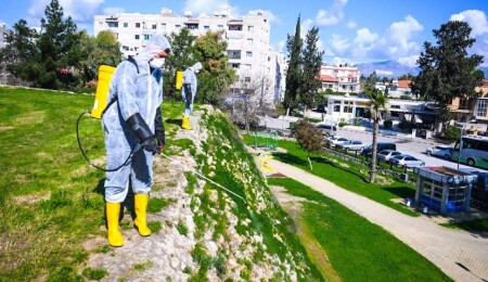 Lefkoşa tarihi surlarında temizlik ve ilaçlama çalışmaları sürüyor