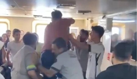 Yolcu rötarı sorguladı, Filo Denizcilik personeli dayakla cevap verdi!