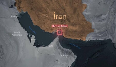 Hürmüz Boğazı'nda ABD cenderesi: Abluka başladı, ABD yaklaşanı vuracağını duyurdu