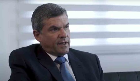 Rum Enerji Bakanı Papanastasi’dan Katarlılara yatırım yapma çağrısı