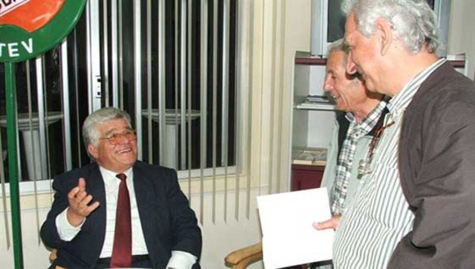 "Kıbrıs Türk Edebiyatı Tarihi" yazılıyor