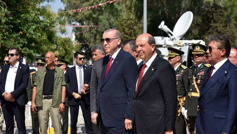 Lefkoşa Atatürk Anıtı önünde tören düzenlendi