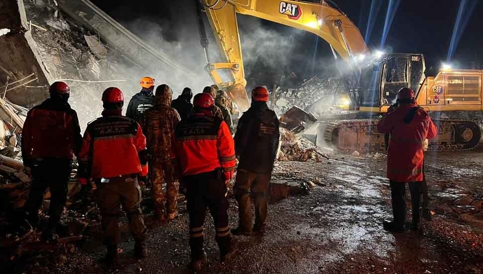 KKTC’den giden ekiplerin deprem bölgesindeki arama-kurtarma faaliyetleri sürüyor