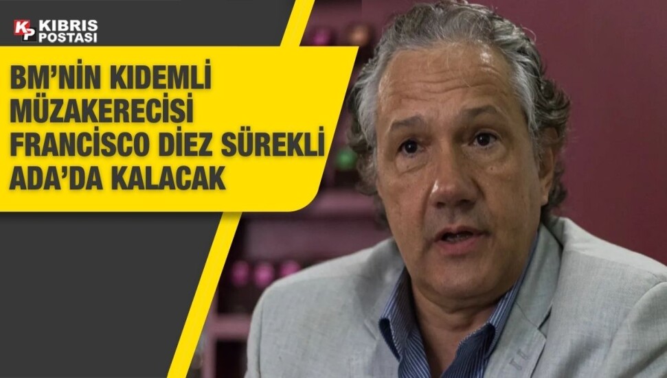 Maria Angela Holguin Cuellar kendi küçük grubu ile geliyor