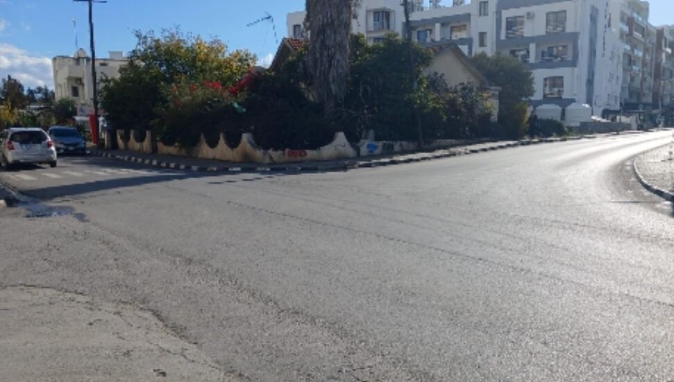 Lefke Çevre ve Ekoloji Derneği: LAÜ kavşağı yeniden düzenlenmeli, trafik güvenliği sorunu acil çözüm bekliyor