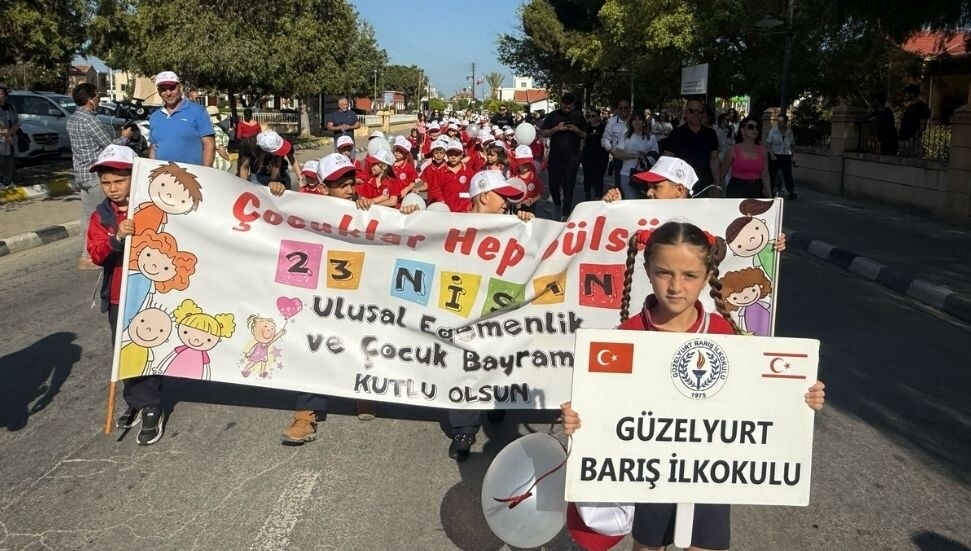 Güzelyurt’ta 23 Nisan korteji düzenlendi