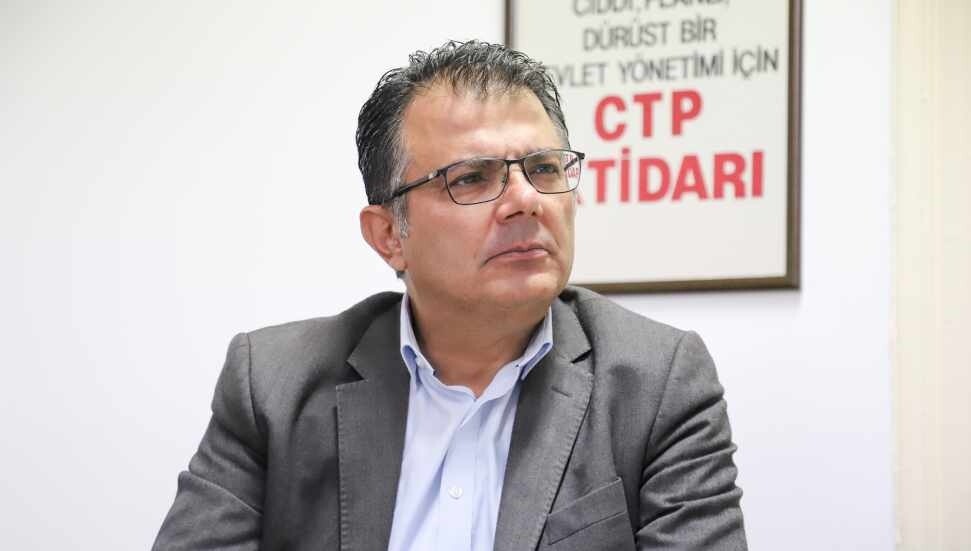 Asım Akansoy’dan Dursun Oğuz’a soru: Geçmişte BM’nin kullanımında olan boş müstakil evler kimlere verildi?