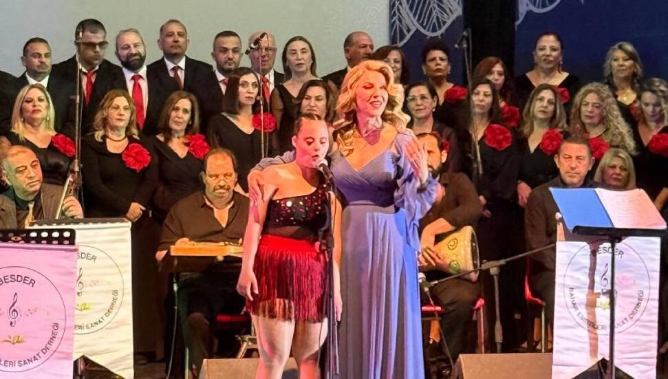 Bahar Esintileri Sanat Derneği Korosu Girne’de konser verdi