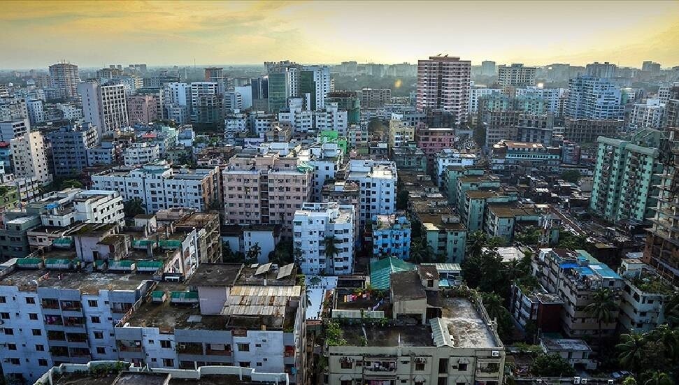 Bangladeş enerji krizine karşı çalışma ve hizmet saatlerini kısalttı