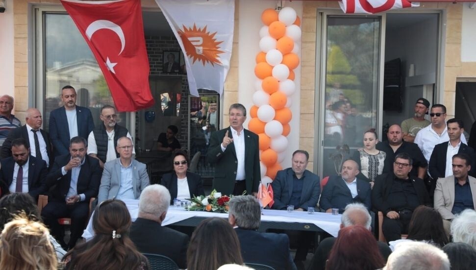 Ünal Üstel: Güçlü bir gelecek için büyük projeleri hayata geçiriyoruz