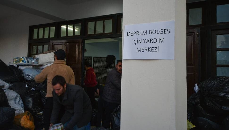 DAÜ’nün depremzedelere yardımı devam ediyor