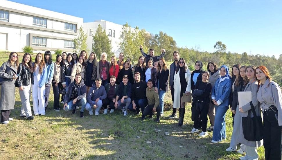 DAÜ hemşirelik öğrencilerinden iklim krizi ve sağlığa dikkat çeken etkinlik