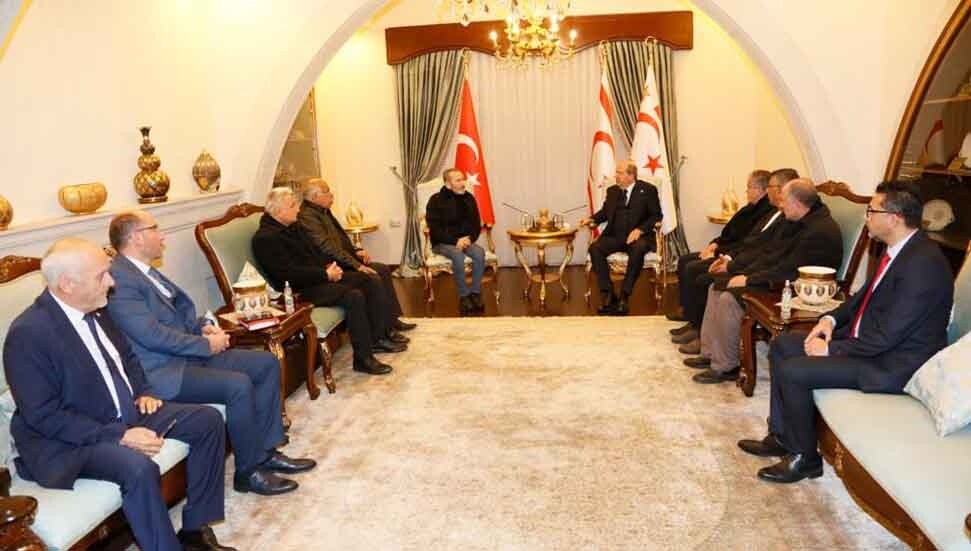 Cumhurbaşkanı Tatar, depremden etkilenen bölgelerin KKTC dernek başkanları ile görüştü