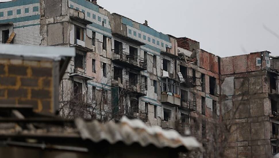 Ukraine Strike Kills 3 In Crimea