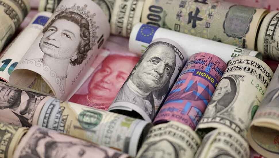 Sterlin 54,10 TL, euro 46,90 TL, dolar 40,32 TL'den işlem görüyor