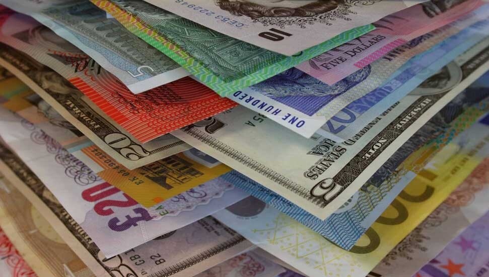 Sterlin 61,77 TL, euro 53,21 TL, dolar 45,71 TL’den işlem görüyor