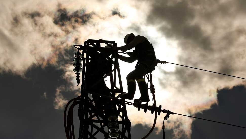 Elektrik kesintisine uyandık; yüksek gerilim hattında arıza... 