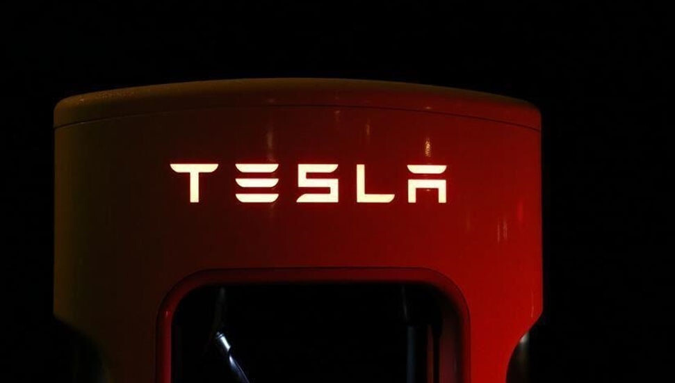 İktisatbank piyasa analizi: Tesla hisseleri bayram arasında %15’e yakın geriledi