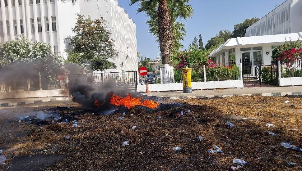 Hayvancıların eylemi Başbakanlık önünde devam ediyor