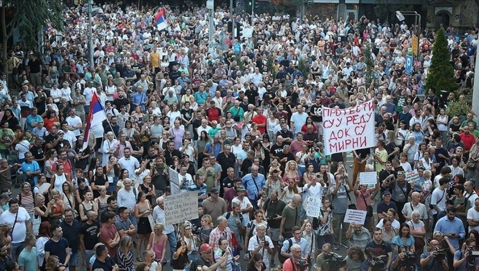 Around 140,000 Rally in Belgrade to Call for Elections