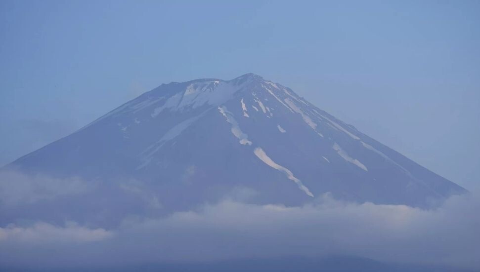 Japonya'da 102 yaşındaki dağcı, Fuji Dağı'nın zirvesine tırmanan en yaşlı kişi oldu