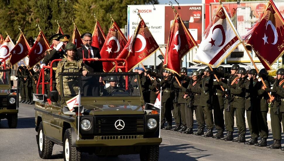 Dr. Fazıl Küçük Bulvarı’nda resmi geçit töreni düzenlendi