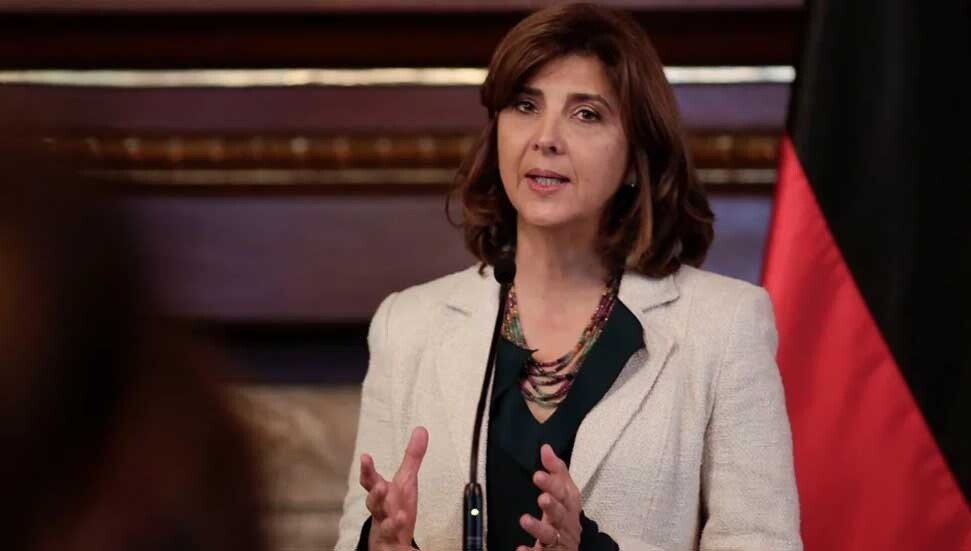 Maria Angela Holguin Cuellar “kolları sıvayıp işe başlıyor”
