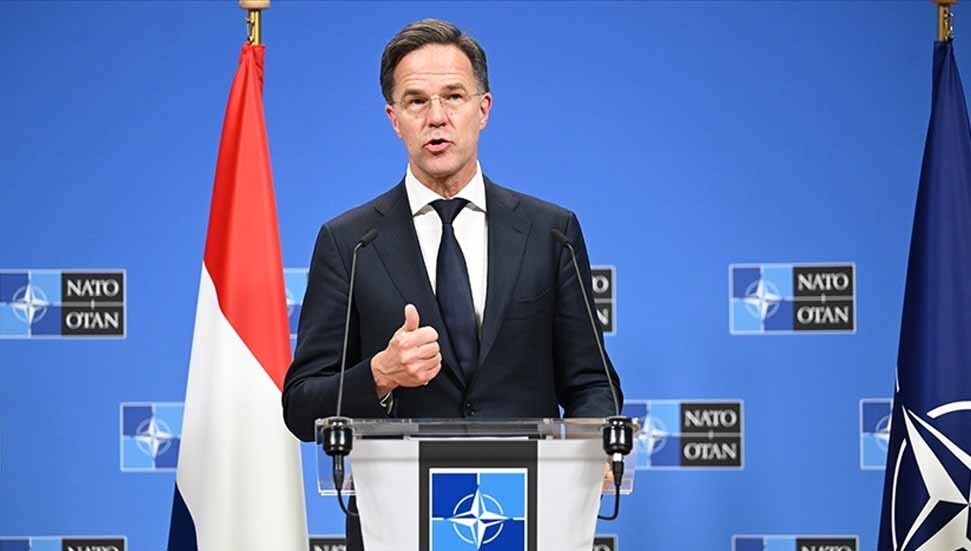 Rutte'den savunma sanayisi üretim seviyelerini yüksek tutma çağrısı