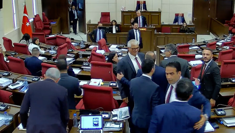Halkın Partisi Gençlik Örgütü: Meclis'te yaşananlar bir film