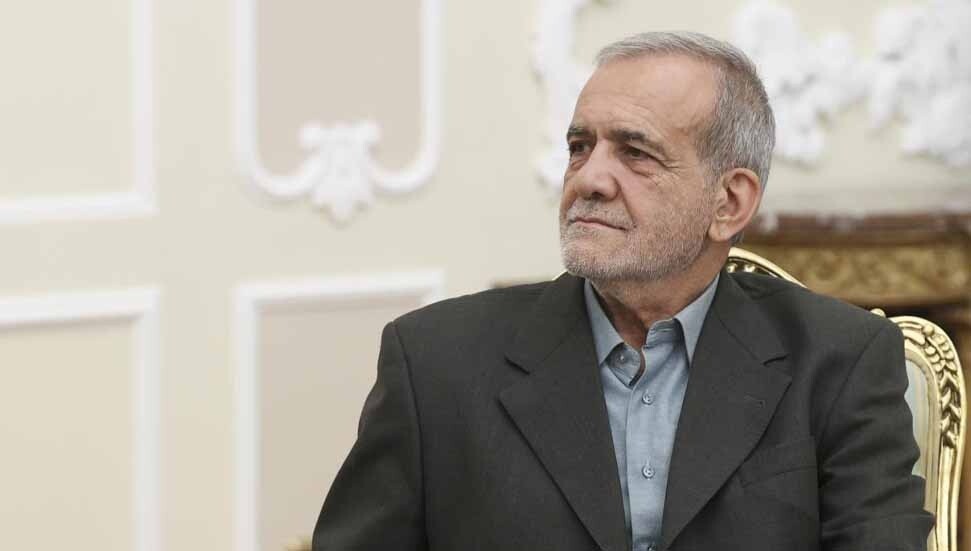 İran Cumhurbaşkanı: Protestocuların sesini duyuyor, sorunlarını çözmek için tüm çabamızı gösteriyoruz