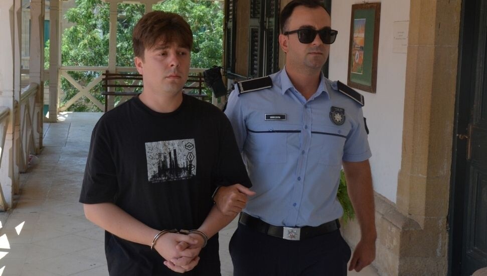 Ercan’da bagajında uyuşturucu madde bulundurmakla itham edilen zanlı üç gün tutuklu kalacak