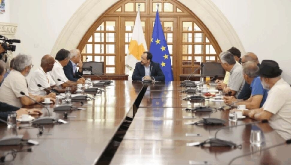 Christodoulides Meets Turkish Cypriot Peace Group Ahead of New York Talks