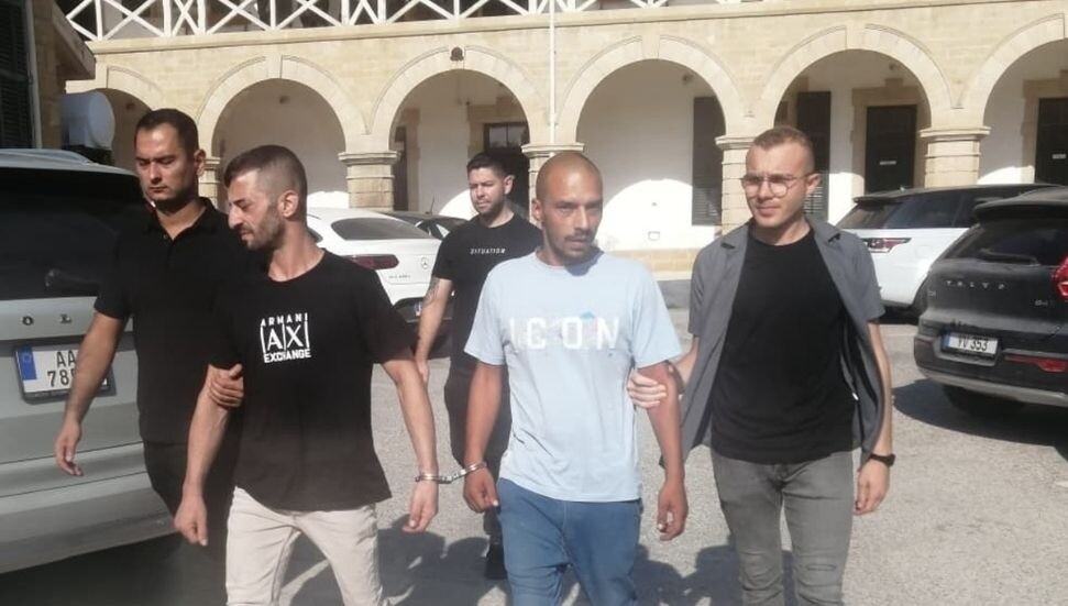 Üzerlerinde 36 gram uyuşturucu maddeler bulundurmakla itham edilen 2 zanlı 3 gün tutuklu kalacak