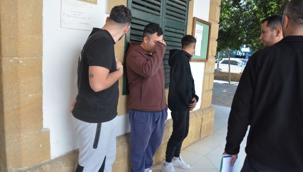 Lefkoşa'da uyuşturucu madde taşımakla itham edilen 3 zanlı 7 gün tutuklu