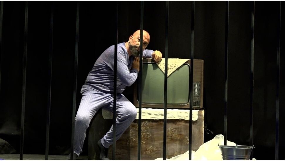 Abdullah Öztoprak, Ankara Tiyatro Festivali’nde tek kişilik oyunuyla yer aldı