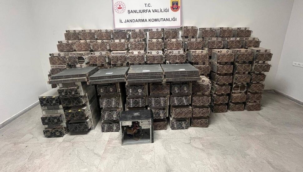 Şanlıurfa'da kaçak kripto madeni: 1500 haneye eşdeğer kaçak elektrik