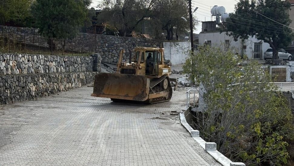 Kozanköy’de sel sonrası acil müdahale çalışmaları başladı