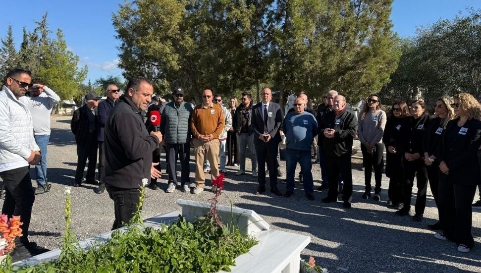 Fevzi Beyar, ölüm yıl dönümünde kabri başında anıldı