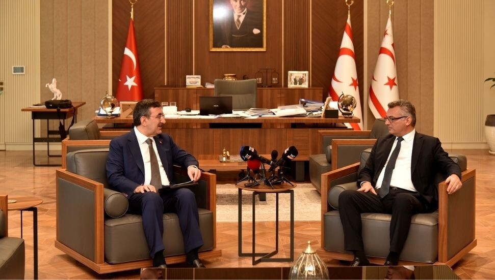 Tufan Erhürman, Cevdet Yılmaz'ı kabul etti: Masada olmak, haklardan ve siyasi eşitlikten vazgeçmek değildir