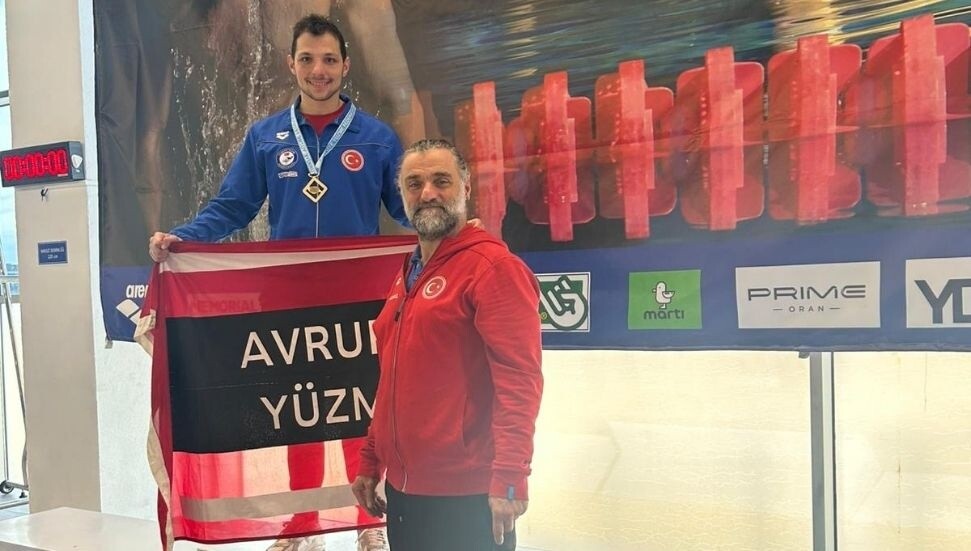 Yüzücü Doğukan Ulaç tarihe geçti: Türkiye tarihinin en hızlı 2. derecesiyle şampiyon!