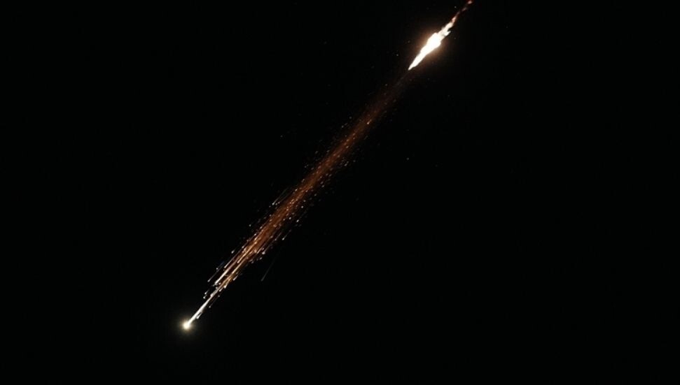 İran, Basra Körfezi’nde iki petrol tankerini vurduğunu açıkladı