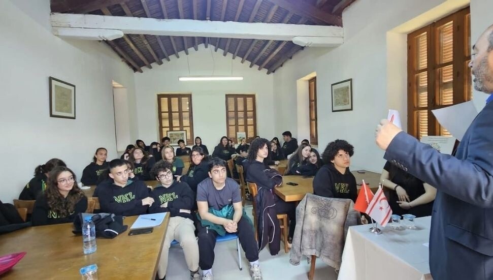 Başaran Düzgün, Kıbrıslı Türklerin tarihini edebiyatla ele aldı