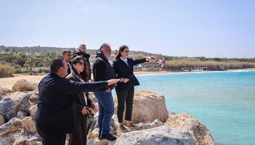 Sıla Usar İncirli, Yenierenköy Balıkçı Barınağı’ndaki sorunları yerinde inceledi