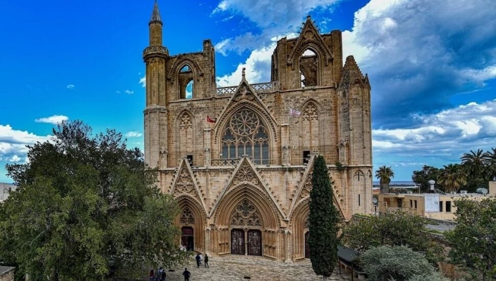Lala Mustafa Paşa Camii restorasyon için ibadete ve ziyarete kapatılıyor