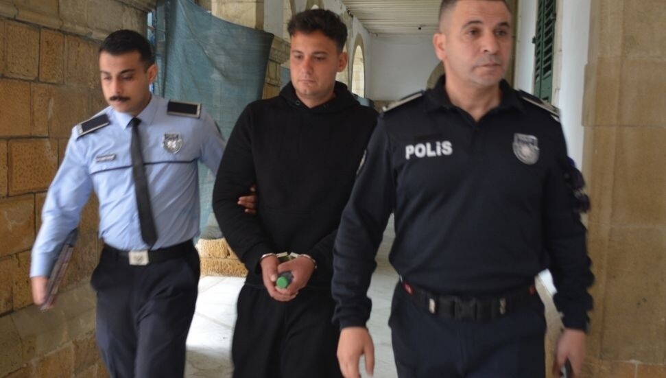 Komşusunu silahla yaralamakla itham edilen Alpdağ 30 günü aşmayacak biçimde cezaevinde