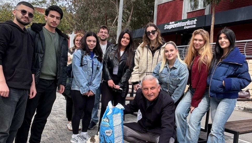 Doğayı ve Canlıyı Koruma Derneği, sokak hayvanlarını besledi