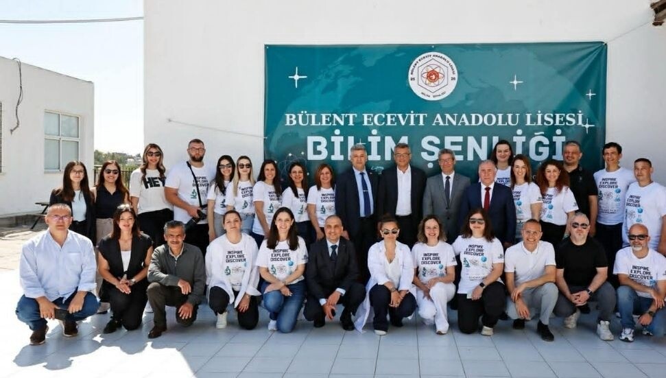 Tufan Erhürman, BEAL Bilim Şenliği’nde öğrencilerle buluştu