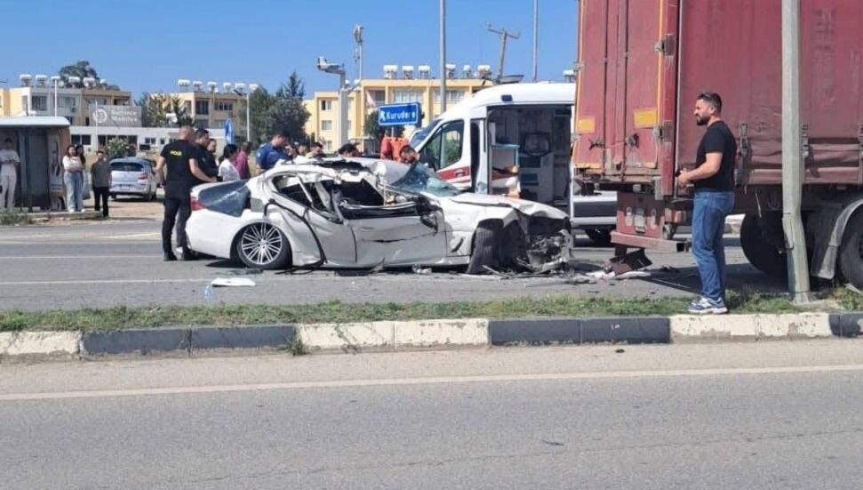 Lefkoşa–Gazimağusa Anayolu’nda kaza: Bir sürücü yaralandı